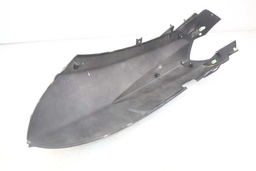 photo de OSŁONA TYLNA PEUGEOT KISBEE 4T 50 (2018 - 2022) - Szczegóły charakterystyczne