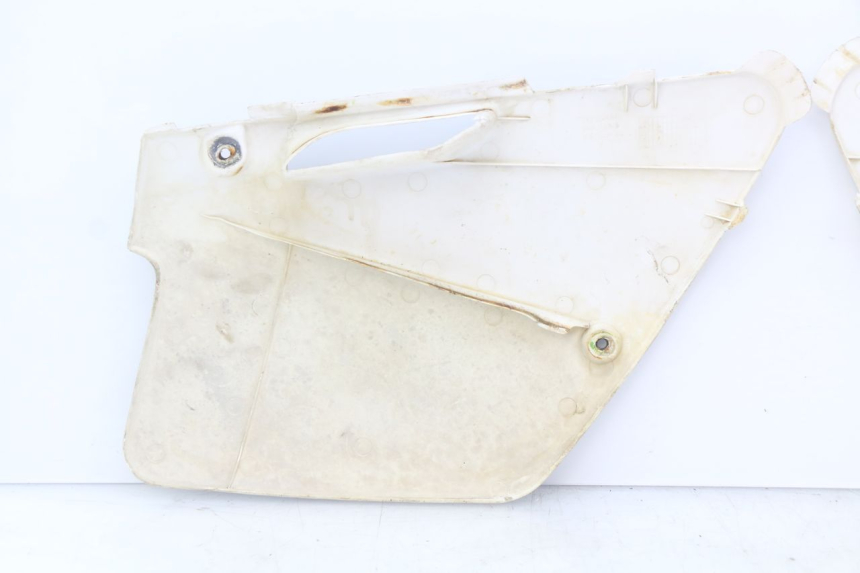 photo de OSŁONA TYLNA KAWASAKI KX 250 (1994 - 1998) - Zbliżenie techniczne