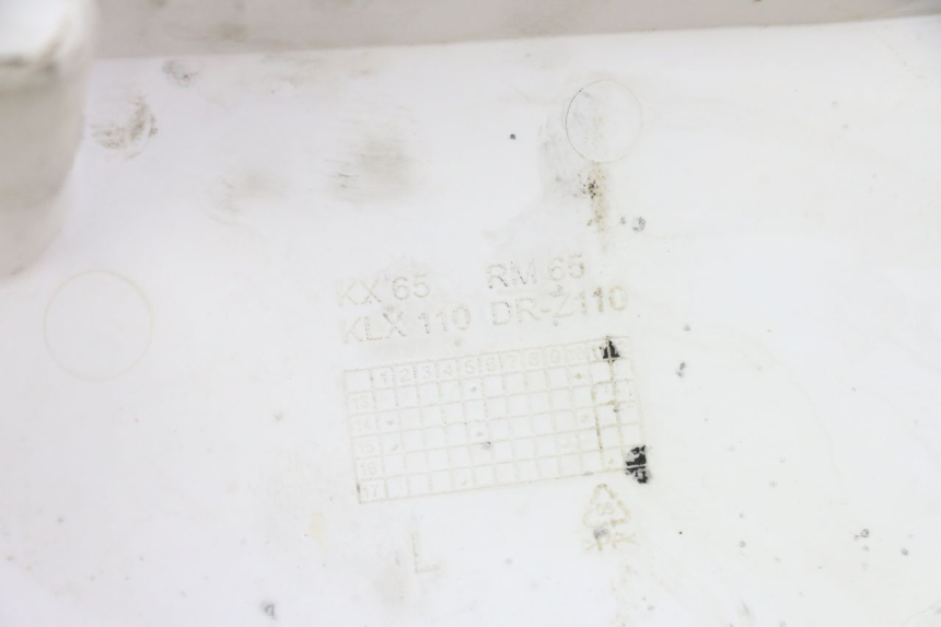 photo de OSŁONA TYLNA KAWASAKI KX 65 (2000 - 2019) - Zoom stanu zużycia