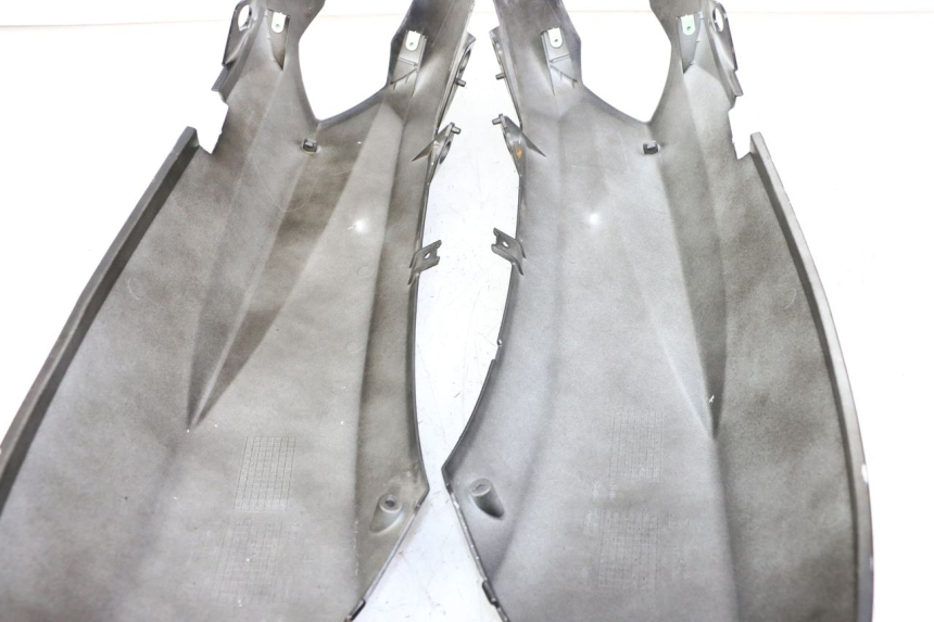 photo de OSŁONA TYLNA PEUGEOT KISBEE 4T 50 (2018 - 2022) - Zbliżenie komponentów