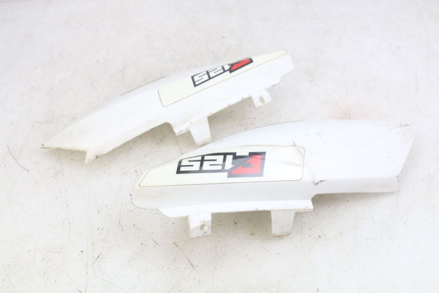 photo de OSŁONA TYLNA YCF R-START 125 - Punkty mocowania