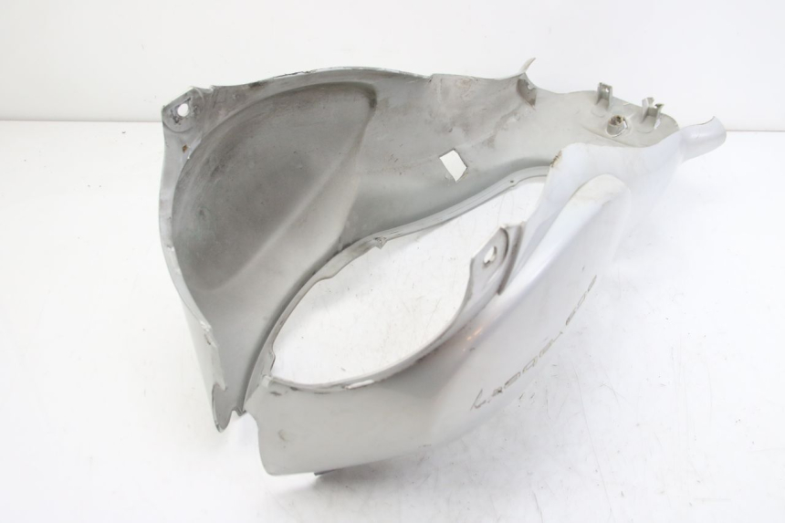 photo de OSŁONA TYLNA APRILIA SCARABEO 4T 50 (2009 - 2017) - Oznaczenia i referencje