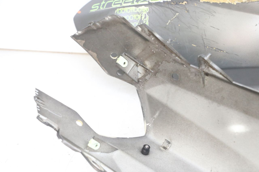 photo de OSŁONA TYLNA PEUGEOT STREETZONE I 2T 50 (2018 - 2020) - Szczegóły charakterystyczne