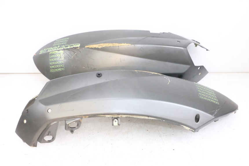 photo de OSŁONA TYLNA PEUGEOT STREETZONE I 2T 50 (2018 - 2020) - Struktura - zbliżenie