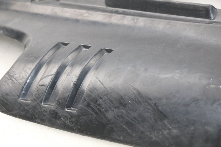 photo de OSŁONA TYLNA YAMAHA TW 125 (1998 - 2002) - Zbliżenie techniczne