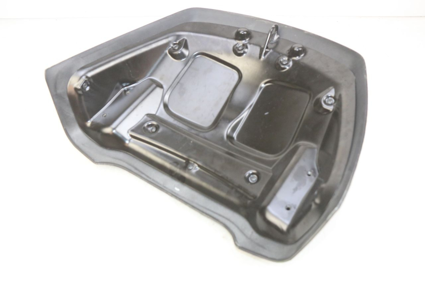 photo de OSŁONA TYLNA PIAGGIO XEVO - X EVO 125 (2007 - 2017) - Inny kąt widzenia