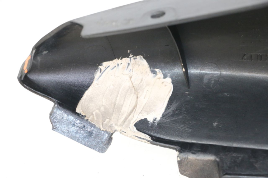 photo de OSŁONA TYLNA YAMAHA FZS FAZER 600 (2001 - 2003) - Zbliżenie techniczne