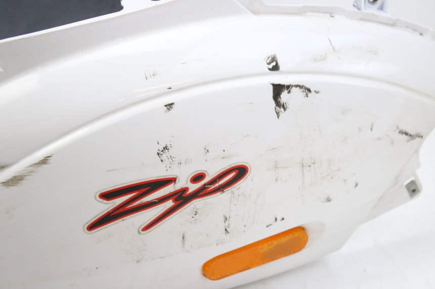 photo de OSŁONA TYLNA PIAGGIO ZIP 4T 50 (2018 - 2020) - Punkty mocowania