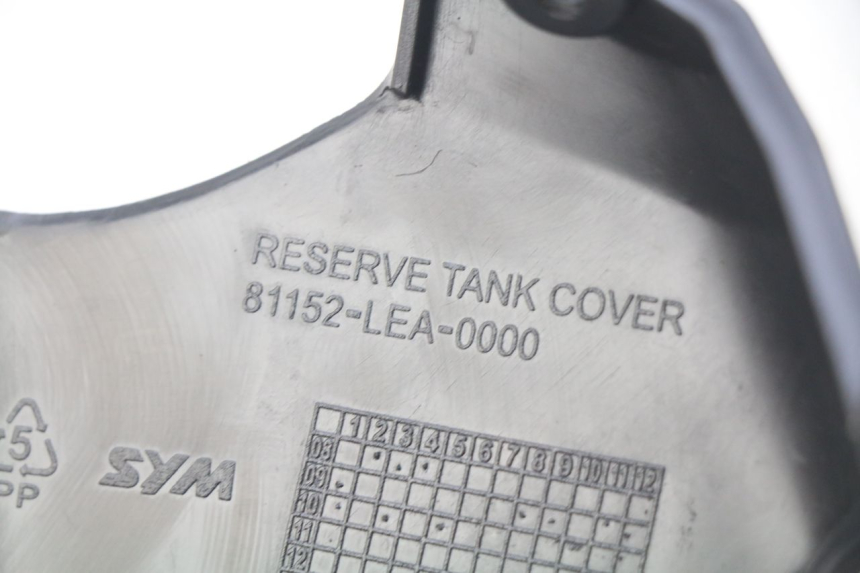 photo de OSŁONA ZBIORNIKA SYM CITYCOM CITY COM 125 (2009 - 2014) - Szczegół części