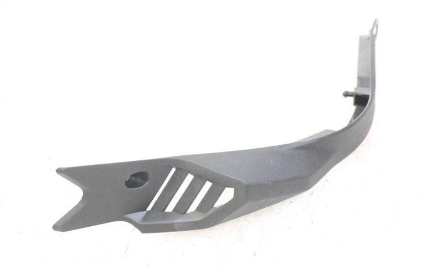 photo de OSŁONA ZBIORNIKA PRAWY KAWASAKI ER-6 ER6 N 650 (2012 - 2016) - Zbliżenie techniczne