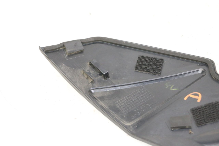 photo de OSŁONA ZBIORNIKA PRAWY SUZUKI GSR 750 (2011 - 2017) - Inny kąt widzenia