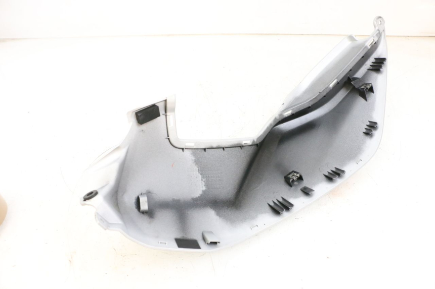 photo de OSŁONA ZBIORNIKA PRAWY YAMAHA MT-07 MT07 ABS 700 (2018 - 2020) - Zoom stanu zużycia