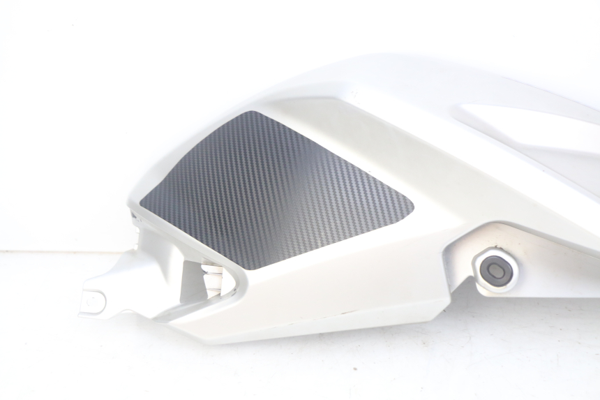 photo de OSŁONA ZBIORNIKA PRAWY YAMAHA MT ABS 125 (2014 - 2018) - Zoom stanu zużycia