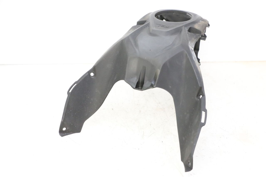 photo de OBUDOWA ZBIORNIKA PALIWA BMW G310 R 310 (2016 - 2020) - Zbliżenie techniczne