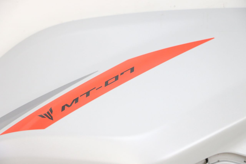 photo de OSŁONA ZBIORNIKA LEWA YAMAHA MT-07 MT07 ABS 700 (2018 - 2020) - Widok z bliska