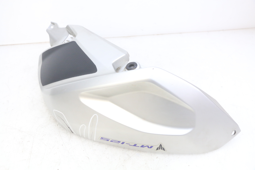 photo de OSŁONA ZBIORNIKA LEWA YAMAHA MT ABS 125 (2014 - 2018) - Szczegóły charakterystyczne