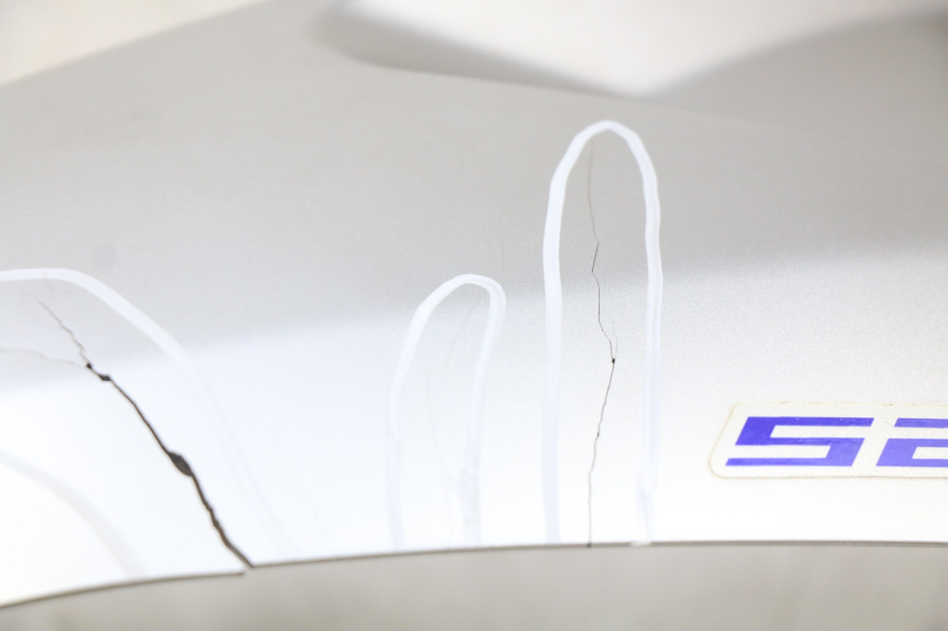 photo de OSŁONA ZBIORNIKA LEWA YAMAHA MT ABS 125 (2014 - 2018) - Zoom stanu zużycia