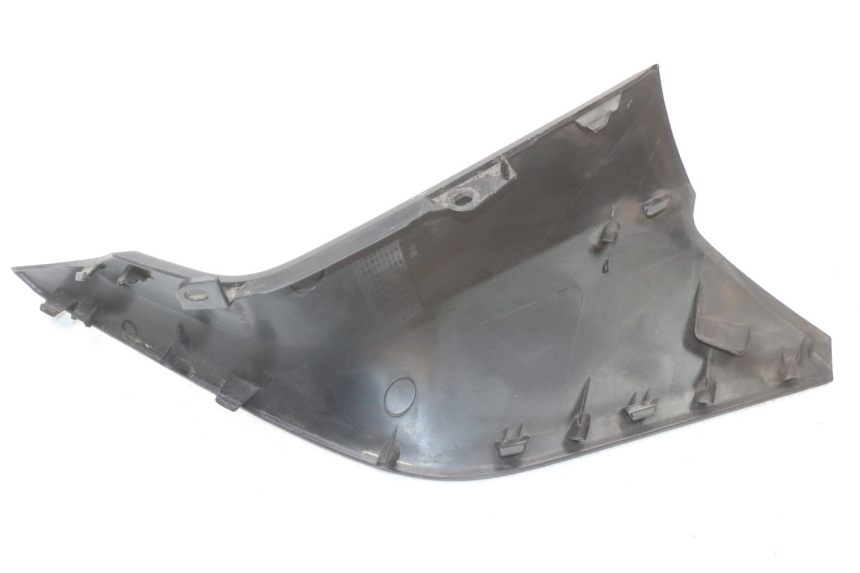 photo de OSŁONA ZBIORNIKA LEWA YAMAHA XMAX X-MAX ABS 125 (2017 - 2020) - Zoom stanu zużycia