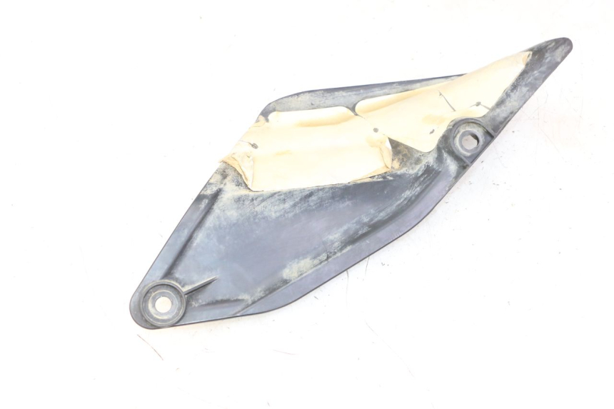 photo de OSŁONA ZBIORNIKA LEWA YAMAHA YFM GRIZZLY 550 (2008 - 2015) - Zbliżenie techniczne