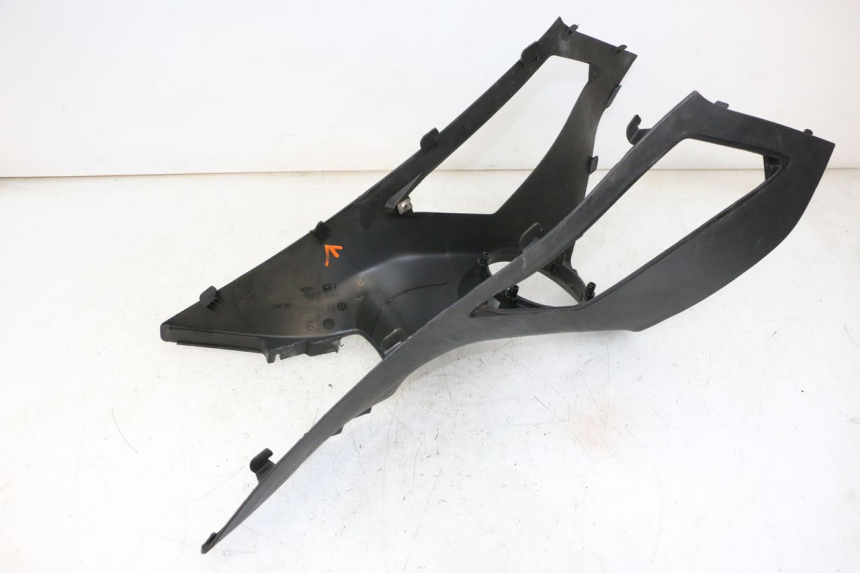 photo de OBUDOWA ZBIORNIKA PALIWA GILERA NEXUS 300 (2008 - 2013) - Szczegół części