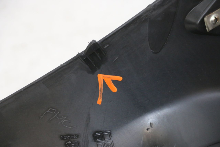 photo de OBUDOWA ZBIORNIKA PALIWA GILERA NEXUS 300 (2008 - 2013) - Zoom stanu zużycia