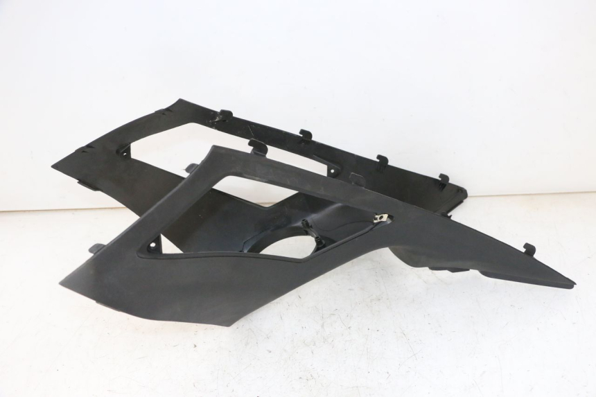 photo de OBUDOWA ZBIORNIKA PALIWA GILERA NEXUS 300 (2008 - 2013) - Zbliżenie techniczne