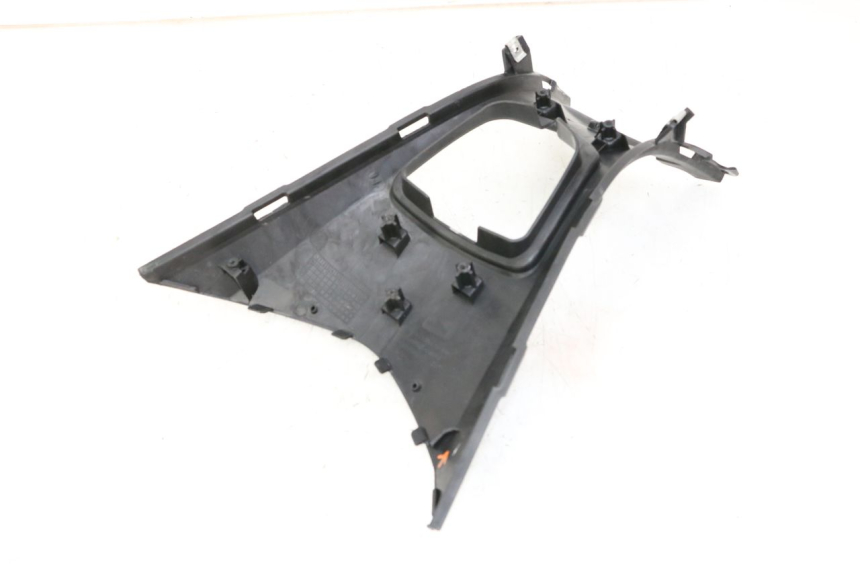 photo de OBUDOWA ZBIORNIKA HONDA PCX (JF57/JF64) 125 (2014 - 2018) - Inny kąt widzenia