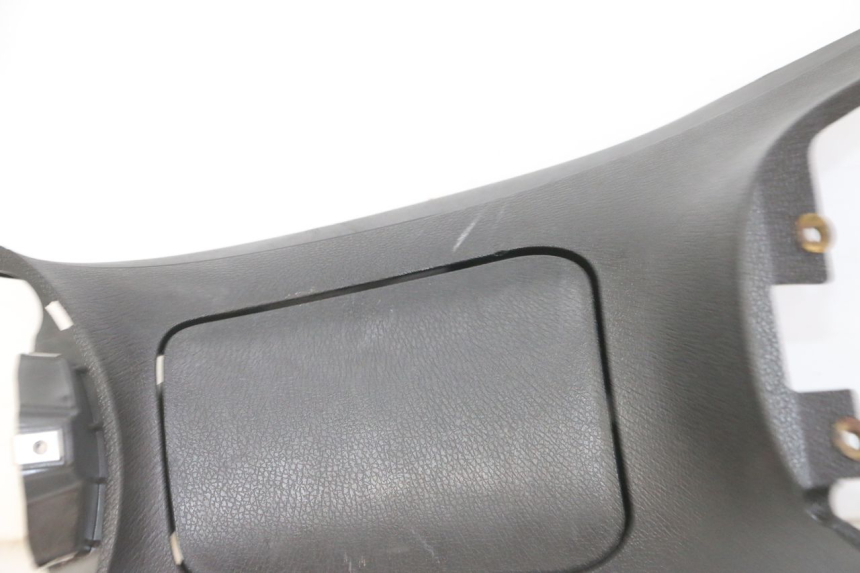 photo de OSŁONA ZBIORNIKA PIAGGIO IE MP3 YOURBAN 300 (2011 - 2016) - Zoom stanu zużycia