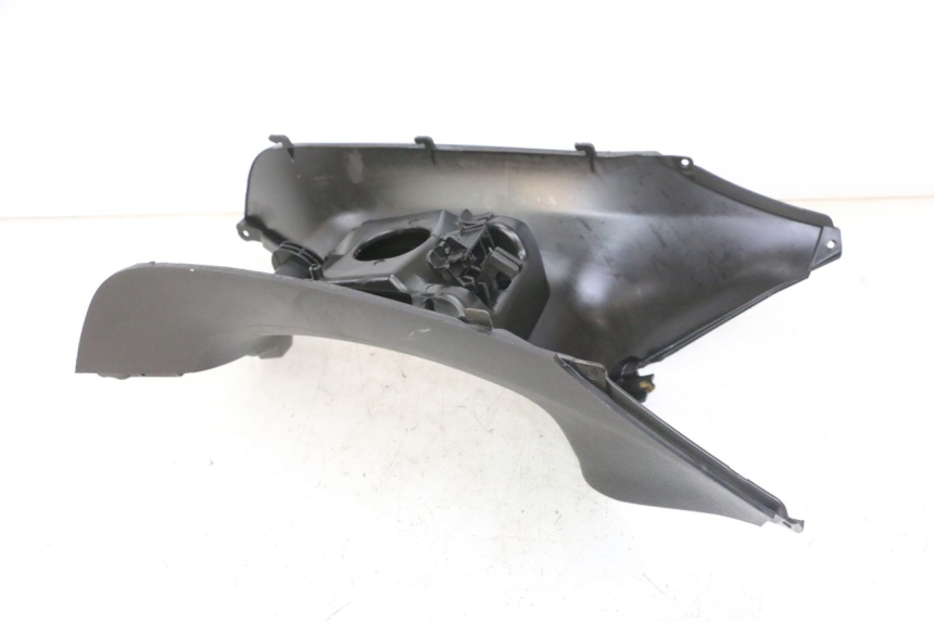 photo de OSŁONA ZBIORNIKA PIAGGIO IE MP3 YOURBAN 300 (2011 - 2016) - Oznaczenia i referencje