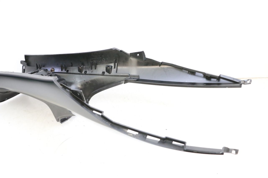 photo de OSŁONA ZBIORNIKA PIAGGIO MP3 HPE 350 (2018 - 2020) - Szczegół części