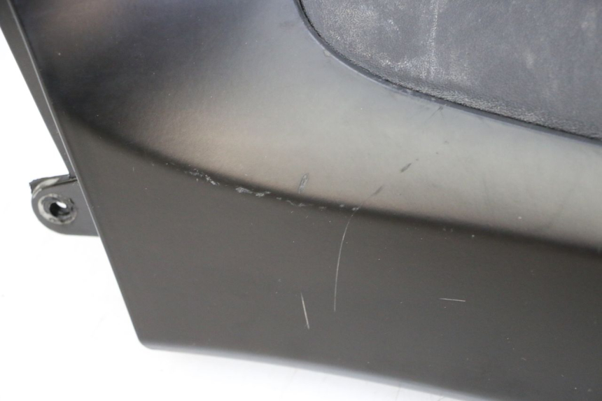 photo de OSŁONA ZBIORNIKA PIAGGIO MP3 HPE 350 (2018 - 2020) - Szczegóły charakterystyczne