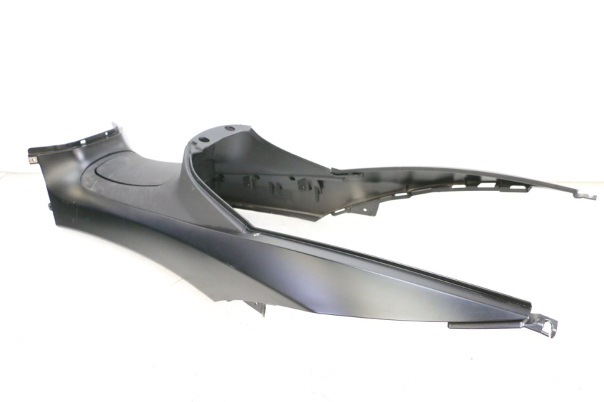 photo de OSŁONA ZBIORNIKA PIAGGIO MP3 HPE 350 (2018 - 2020) - Zbliżenie komponentów