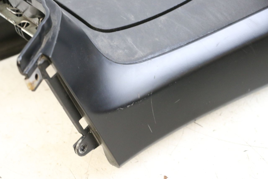 photo de OSŁONA ZBIORNIKA PIAGGIO MP3 HPE 350 (2018 - 2020) - Kontrola wizualna