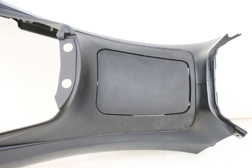 photo de OSŁONA ZBIORNIKA PIAGGIO MP3 HPE 350 (2018 - 2020) - Szczegół części