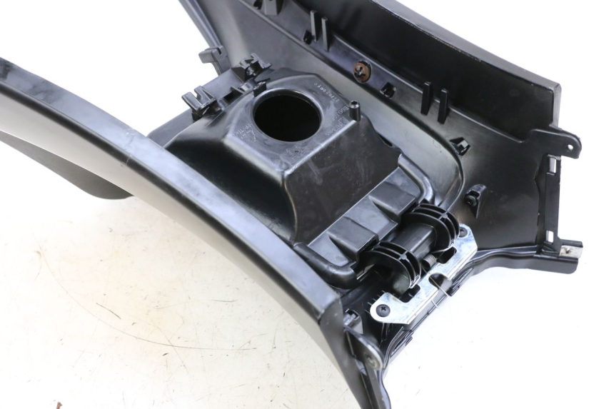 photo de OSŁONA ZBIORNIKA PIAGGIO MP3 HPE 350 (2018 - 2020) - Widok ogólny