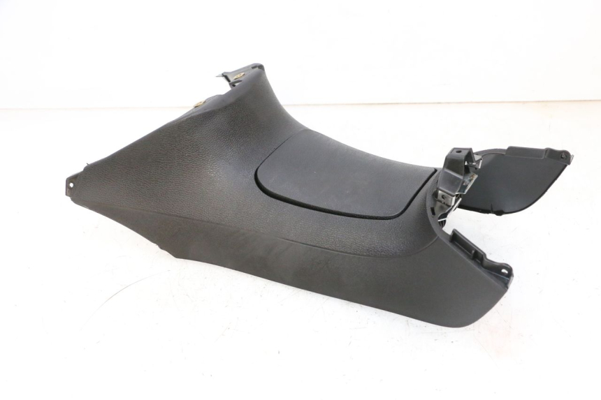 photo de OSŁONA ZBIORNIKA PIAGGIO MP3 HPE 300 (2019 - 2026) - Zbliżenie komponentów