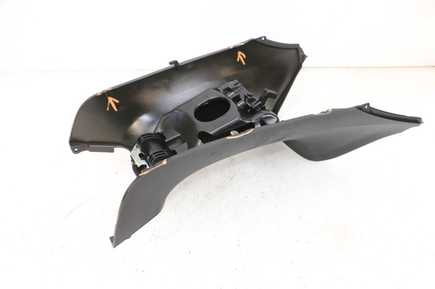 photo de OSŁONA ZBIORNIKA PIAGGIO MP3 HPE 300 (2019 - 2026) - Stan powierzchni