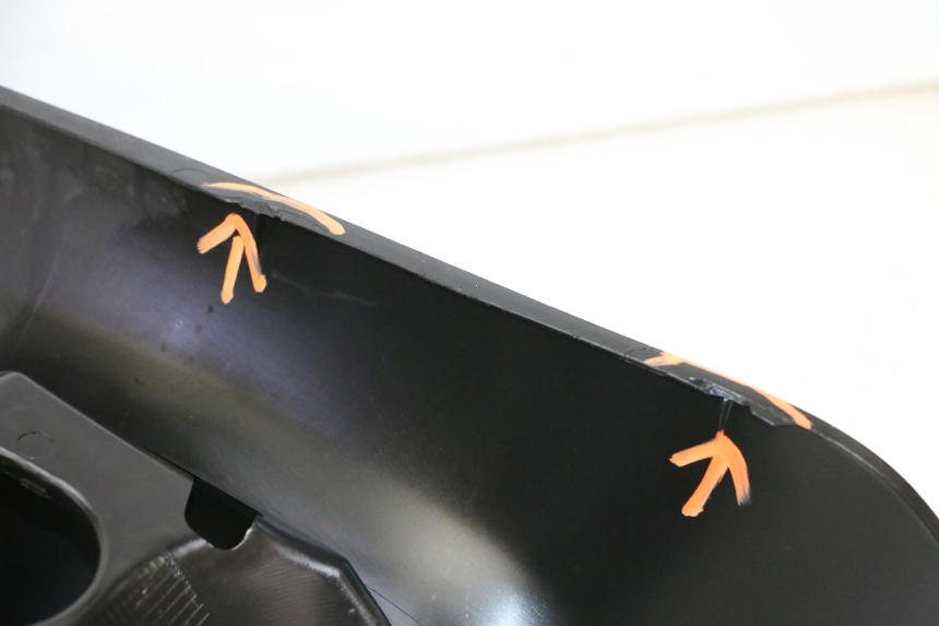 photo de OSŁONA ZBIORNIKA PIAGGIO MP3 HPE 300 (2019 - 2026) - Oznaczenia i referencje