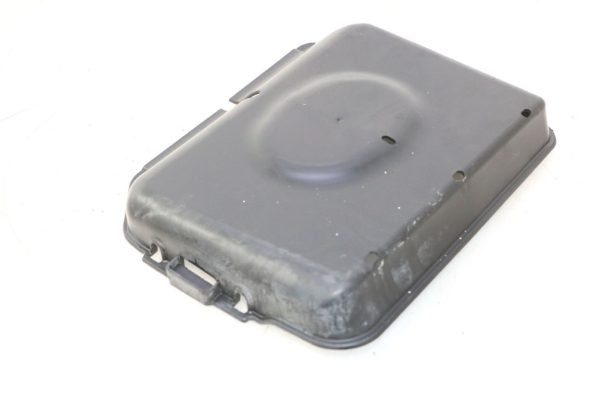 photo de OSŁONA ZBIORNIKA PIAGGIO MP3 HPE 530 (2022 - 2026) - Zbliżenie techniczne