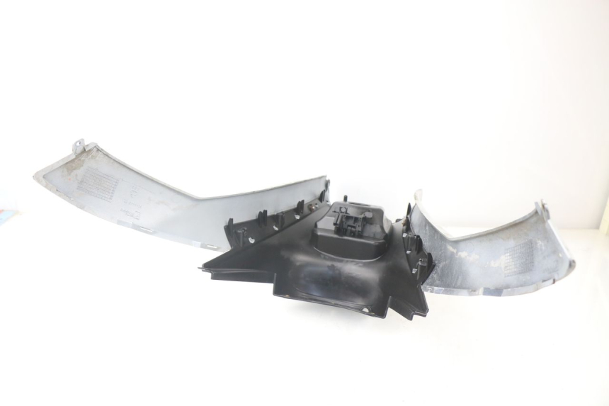 photo de OSŁONA ZBIORNIKA PIAGGIO MP3 LT 300 (2010 - 2016) - Szczegół części