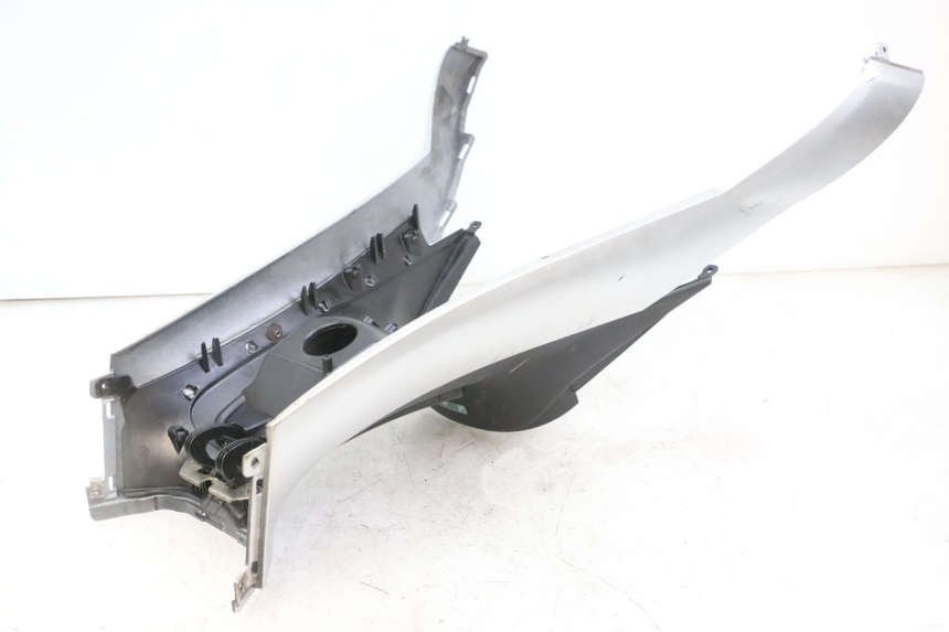 photo de OBUDOWA ZBIORNIKA PIAGGIO MP3 LT 300 (2010 - 2016) - Część sprawdzona