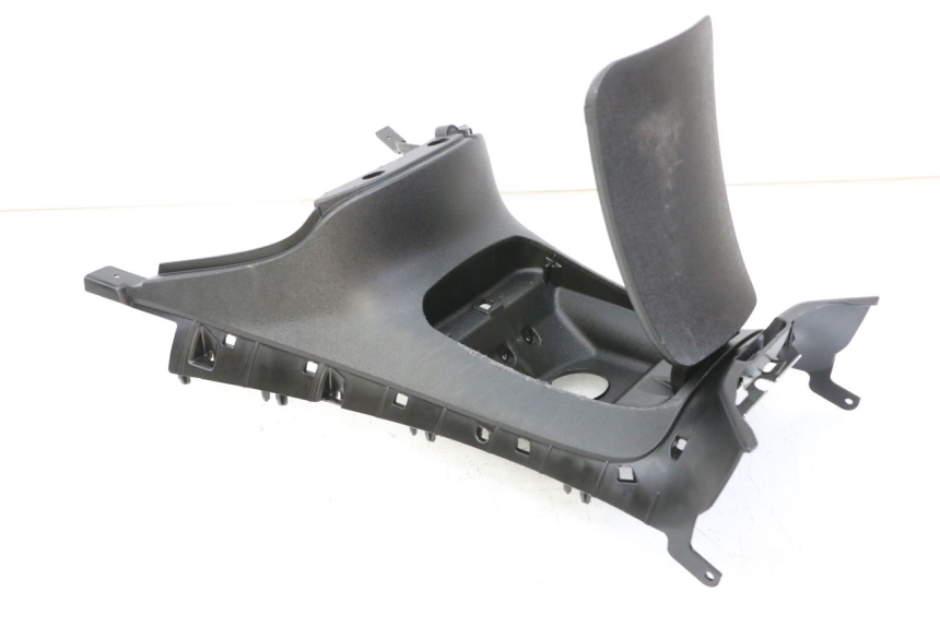 photo de OBUDOWA ZBIORNIKA PIAGGIO MP3 500 (2014 - 2017) - Punkty mocowania