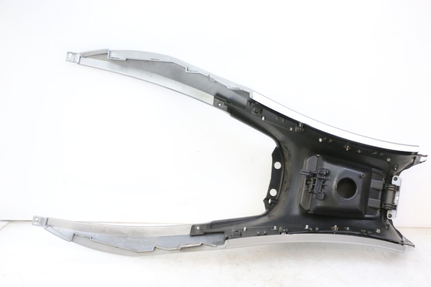 photo de OBUDOWA ZBIORNIKA PIAGGIO MP3 500 (2014 - 2017) - Widok produktu