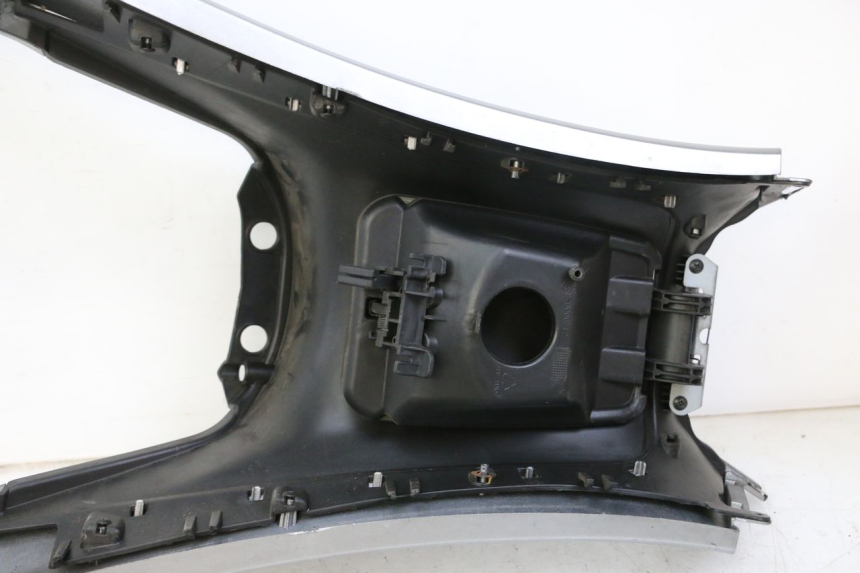 photo de OBUDOWA ZBIORNIKA PIAGGIO MP3 500 (2014 - 2017) - Oznaczenia i referencje