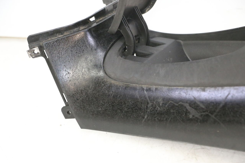 photo de OSŁONA ZBIORNIKA PIAGGIO MP3 500 (2011 - 2015) - Widok z bliska