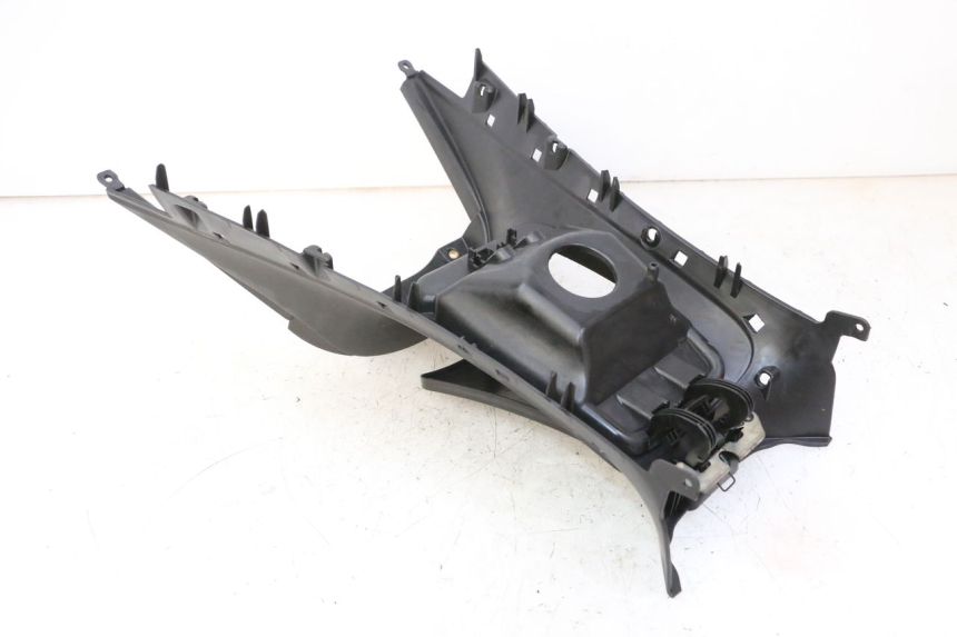 photo de OSŁONA ZBIORNIKA PIAGGIO MP3 125 (2006 - 2014) - Zoom stanu zużycia