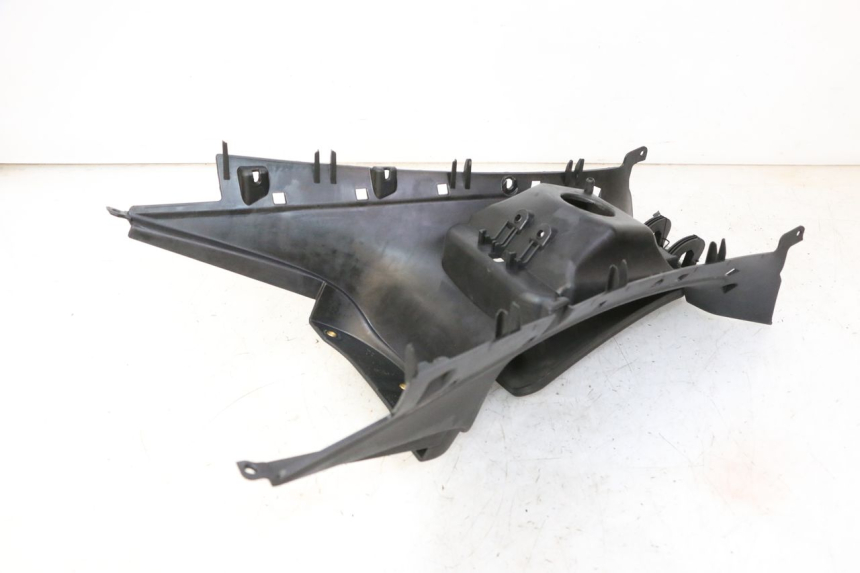 photo de OSŁONA ZBIORNIKA PIAGGIO MP3 125 (2006 - 2014) - Inny kąt widzenia