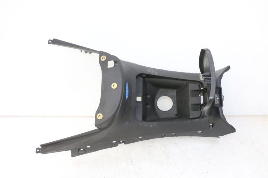 photo de OSŁONA ZBIORNIKA PIAGGIO MP3 125 (2006 - 2014) - Zbliżenie techniczne