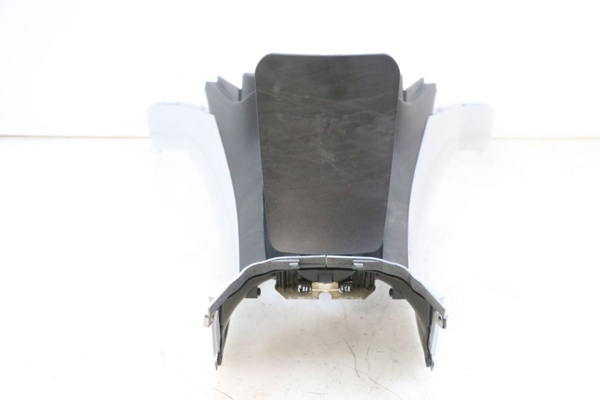 photo de OBUDOWA ZBIORNIKA PIAGGIO MP3 RL 250 (2006 - 2010) - Szczegóły charakterystyczne