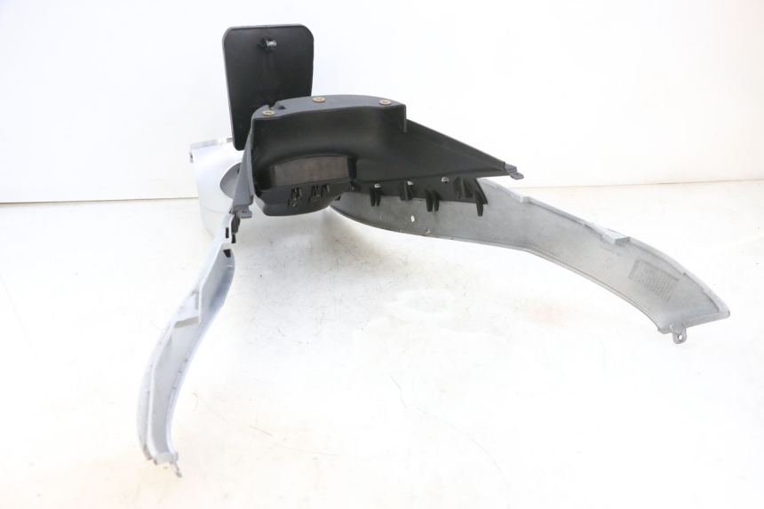 photo de OBUDOWA ZBIORNIKA PIAGGIO MP3 RL 250 (2006 - 2010) - Punkty mocowania